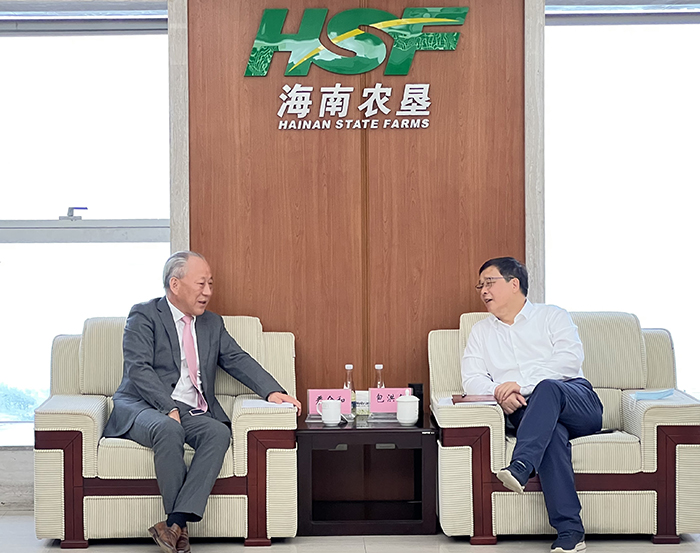 嚴(yán)介和理事長與包洪文會談1.jpg
