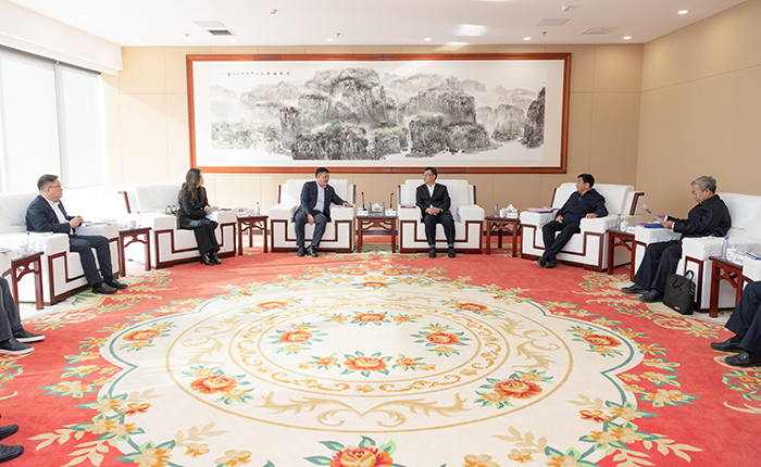 嚴昊.jpg