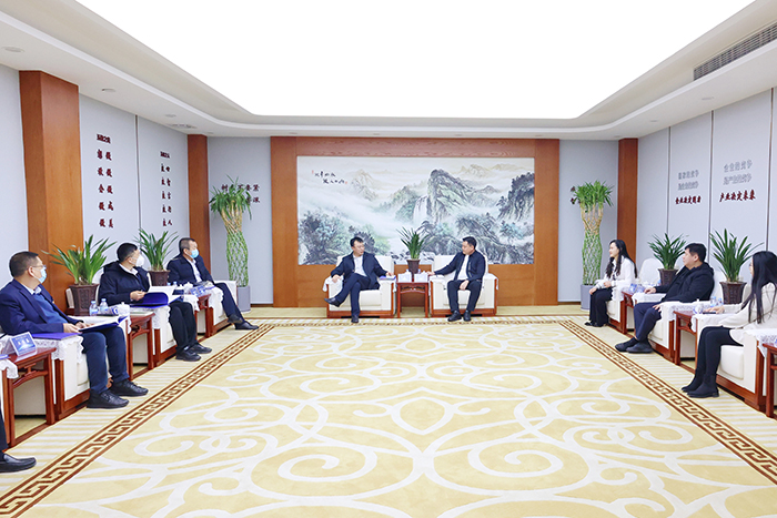 嚴昊2.jpg
