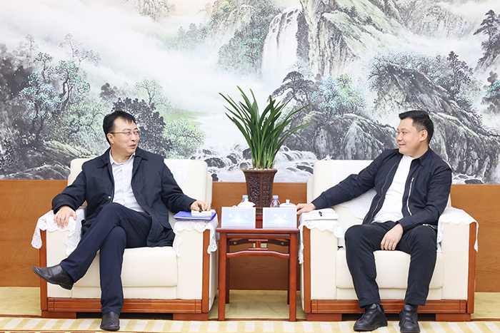 嚴昊.jpg