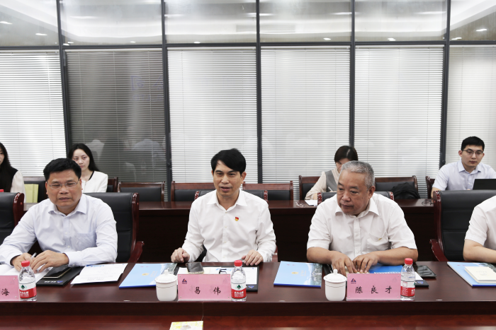 嚴(yán)介和理事長(zhǎng)同海南省建設(shè)集團(tuán)黨委書(shū)記、董事長(zhǎng)易偉會(huì)談3.png