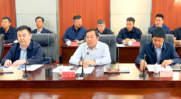 嚴(yán)介和理事長同新疆塔城地委副書記、行署專員阿依丁會談 3.png