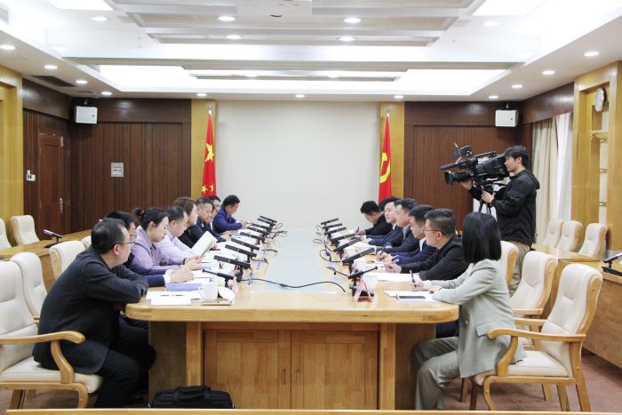 20231204嚴(yán)昊主席同廣西防城港市委副書(shū)記、市長(zhǎng)黃江會(huì)談 3.jpg