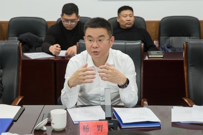 20231206嚴(yán)昊主席與遼寧省鞍山市委常委、海城市委書記陸薦援，市長(zhǎng)楊野會(huì)談2.jpg