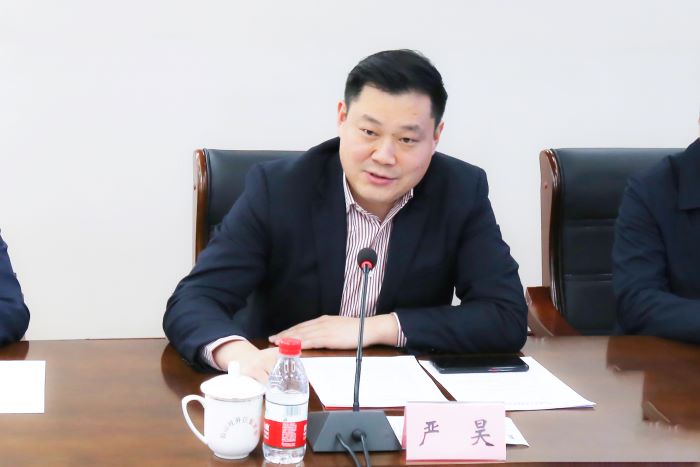 昊主席見(jiàn)證簽約3.jpg