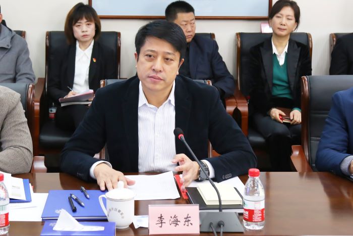 昊主席見(jiàn)證簽約2.jpg