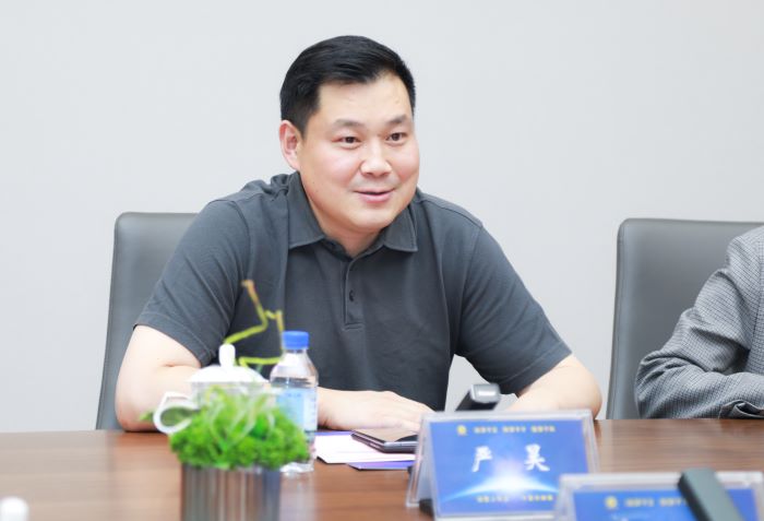 5月30日嚴(yán)昊主席與湖北省江蘇商會(huì)會(huì)長李興東一行會(huì)談.jpg