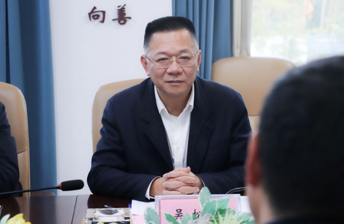 20250210嚴(yán)昊與廣東省雷州市委書記吳松江、市長(zhǎng)閆嘉偉會(huì)談3.jpg